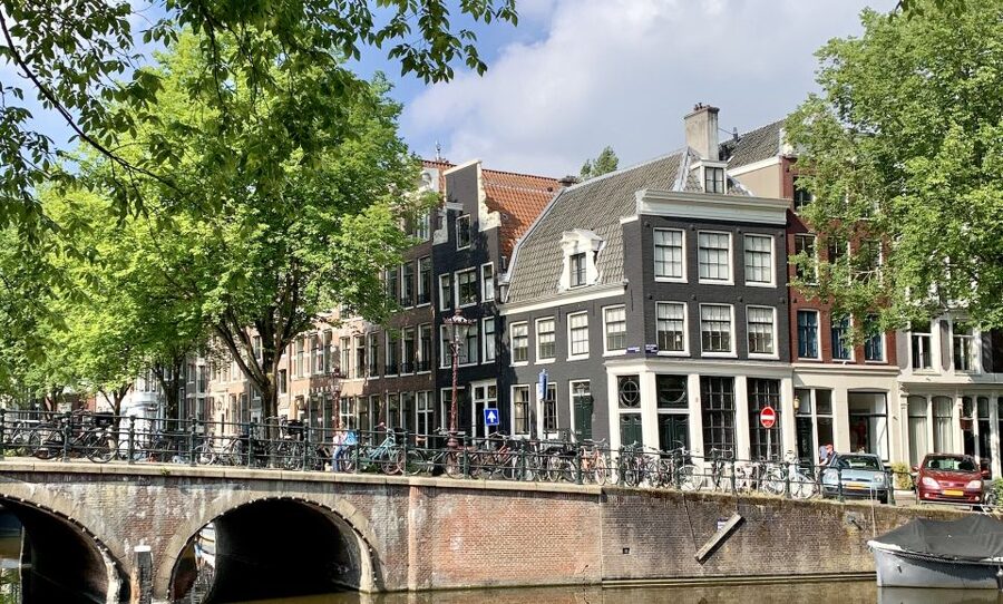 Amsterdam: Red Light District & City Tour German or English - Insider Tips, Small Group Energy, and Why a German Guide Can Be a Good Choice