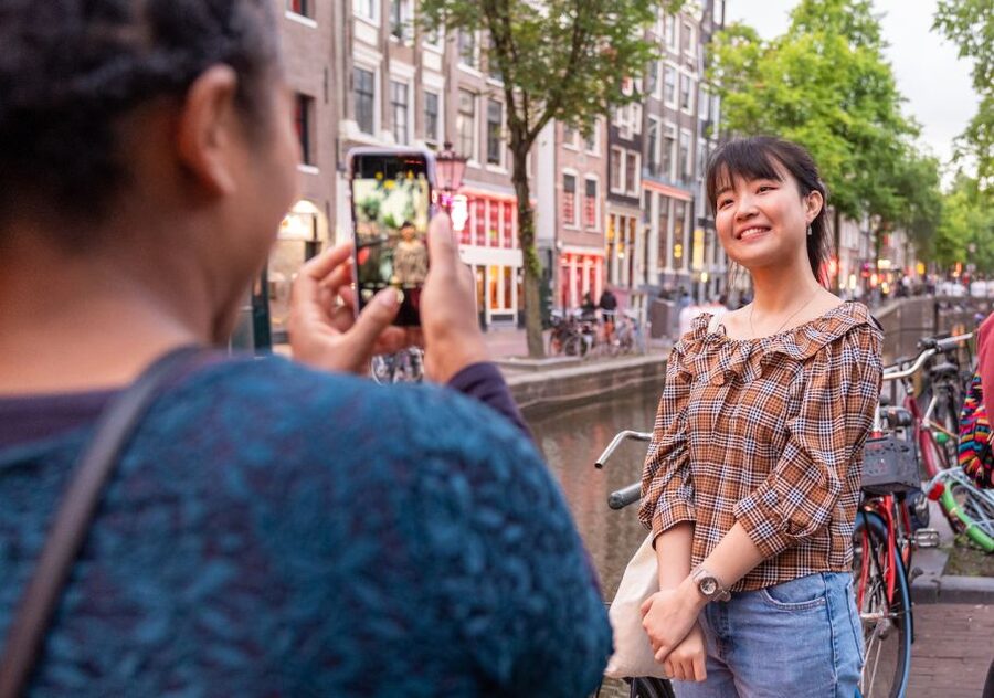 Amsterdam: Red Light District & City Tour German or English - Price and Value: $271 Per Group (Up to 4)