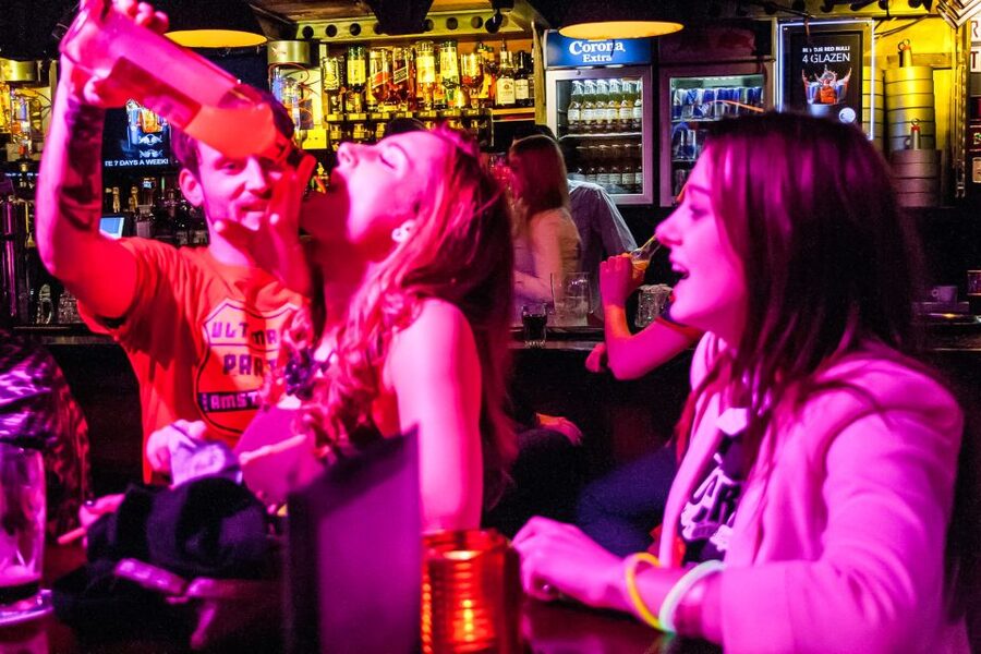 Amsterdam: Red Light District Pub Crawl with Unlimited Shots - Key things to know before you go
