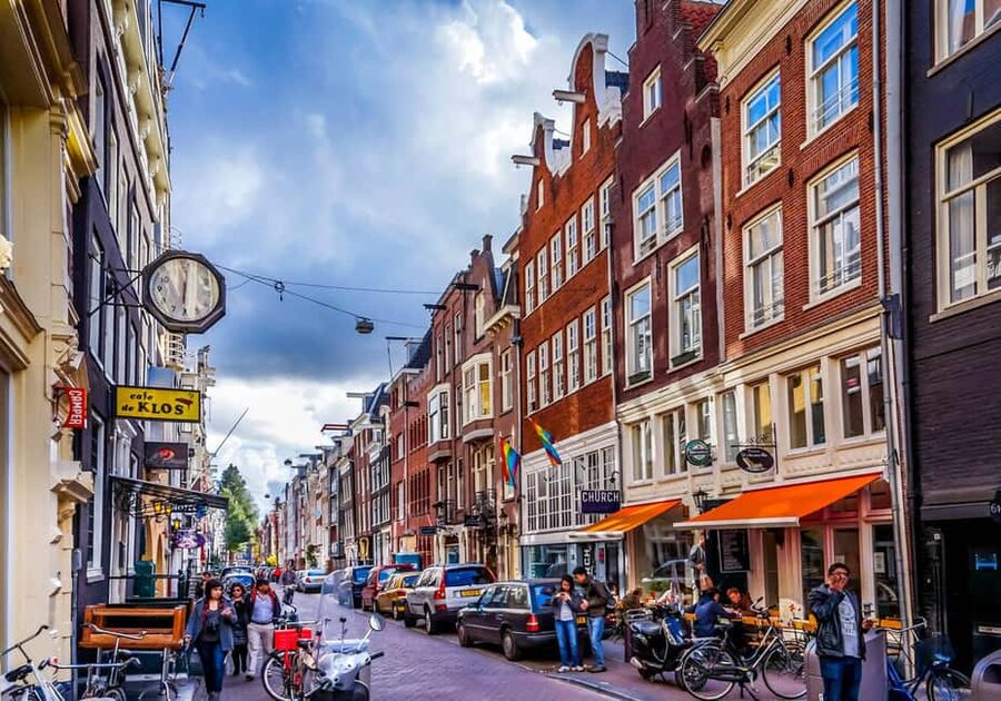 Amsterdam: Red Light District Tour in English or German - Old Town Walking: Canals, Old Houses, and the Narrow Streets Moment