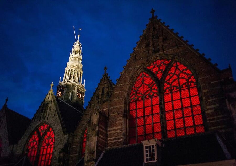 Amsterdam: Red Light Tour Exclusive + Peep Show - The famous windows, and what your guide will emphasize