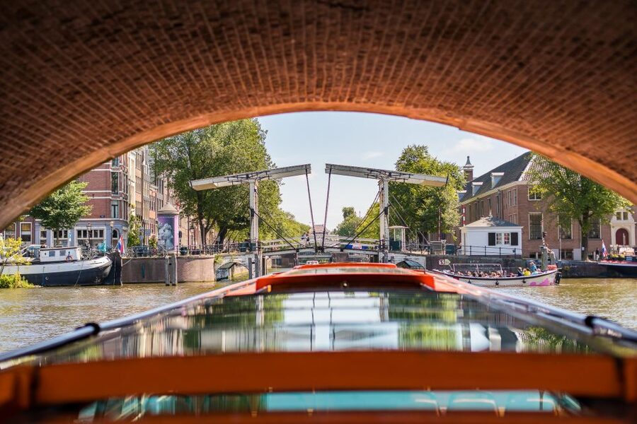 Amsterdam: Rijksmuseum Entry Ticket and Canal Cruise Combo - Where the boat meets you: Lovers departure points you must not ignore