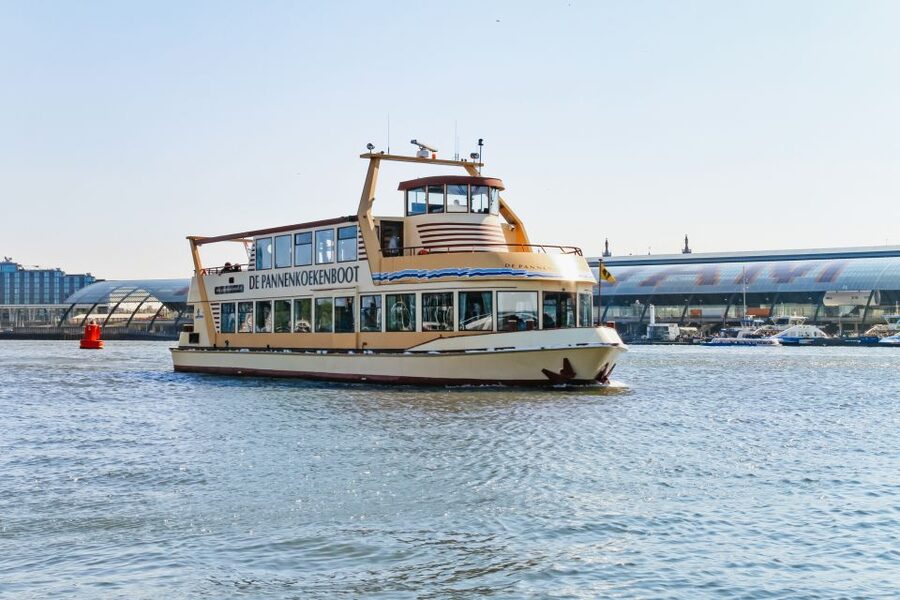 Amsterdam: River Cruise With All-You-Can-Eat Dutch Pancakes - Should you book the Pannenkoekenboot Amsterdam pancake cruise?