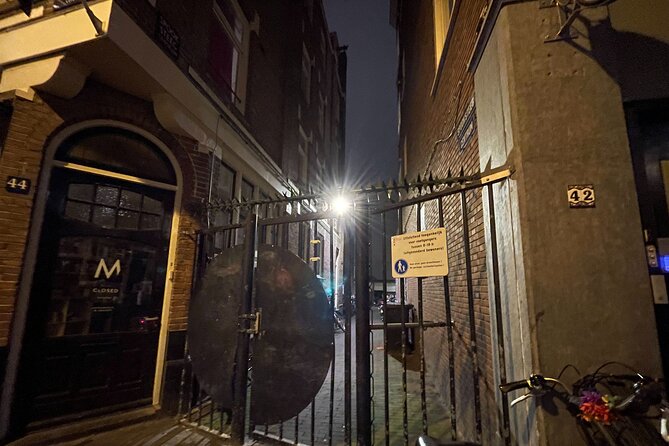 Amsterdam’s Ghostly Experiences Group Tour - Nieuwmarkt to Torensluis: where the stories turn grim fast