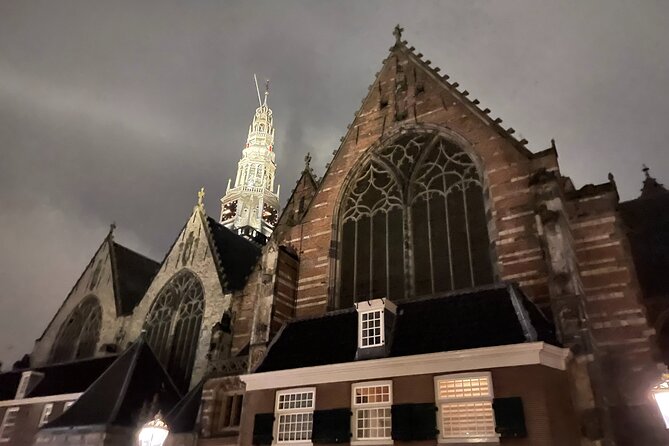 Amsterdam’s Ghostly Experiences Group Tour - Dam Square ending: wrap up where the city keeps moving