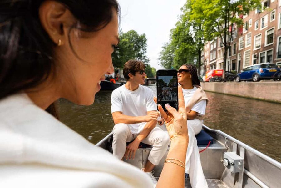 Amsterdam: Sail Yourself with a 2 Hour Boat Rental - Finding your comfort level fast as a first-time skipper