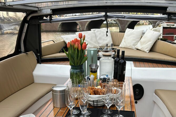Amsterdam Small-Group Breakfast Morning Cruise - Included drinks and breakfast that set the tone