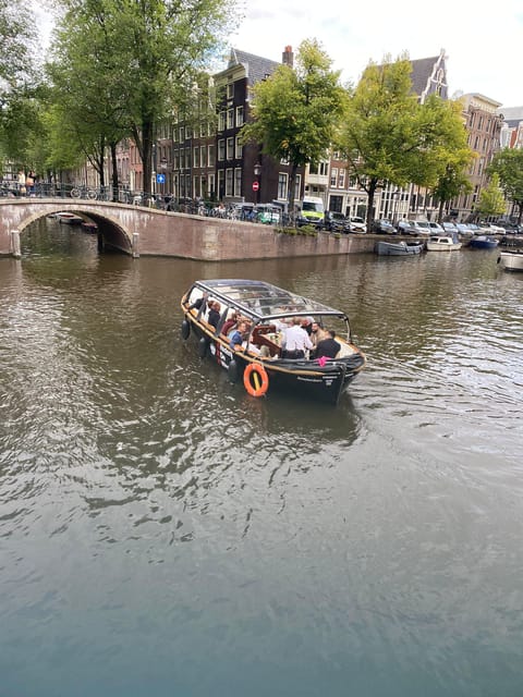 Amsterdam Small Group Canal Cruise inc Snacks/Drinks Winter - Should you book this winter canal cruise in Amsterdam?