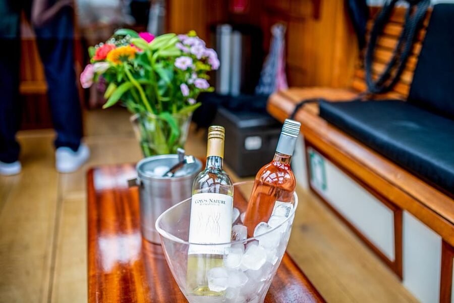 Amsterdam: Small-Group Canal Cruise incl. Drinks and Snacks - Key highlights worth knowing before you go