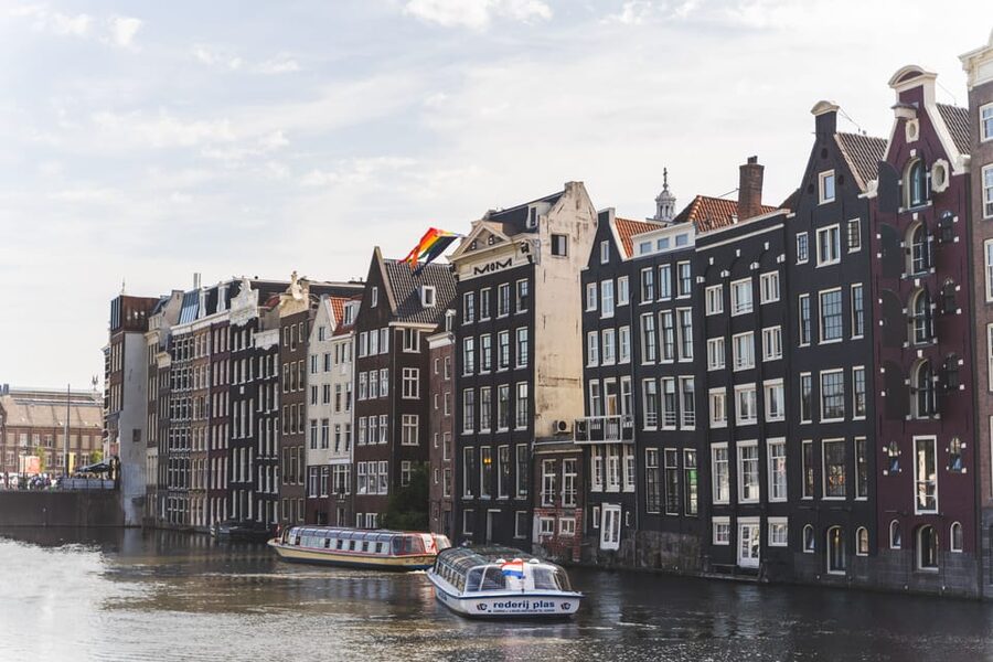 Amsterdam Small-Group Walking Tour with Canal Cruise - Zeedijk, Nieuwmarkt, and the Jewish Quarter area