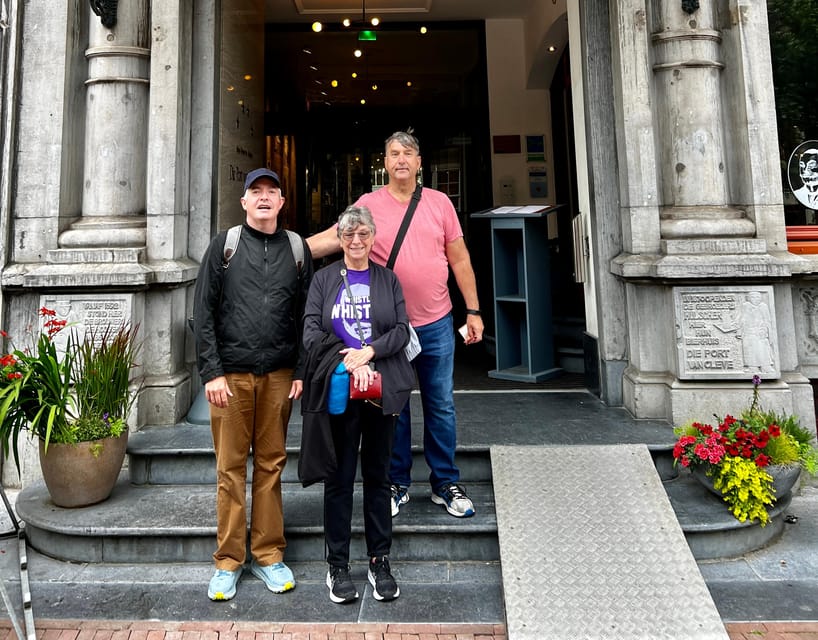 Amsterdam: Small Group Walking Tour with Fun Guide - What to wear and bring so the 3 hours feels easy
