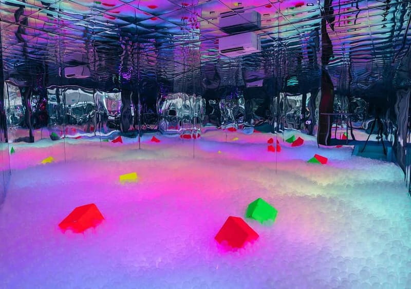 Amsterdam: The All Out - No.1 Activity Bar - Karaoke in private themed rooms: a high point for groups