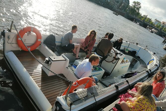 Amsterdam The Bulldog Boat Smoke Friendly Cruise + 2 drinks - Blankets and the Cold-Water Reality
