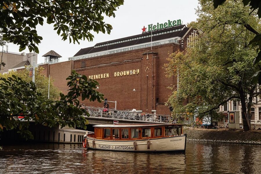 Amsterdam: The Heineken Flagship Canal Cruise - What you really see during a canal cruise that lasts 1 hour