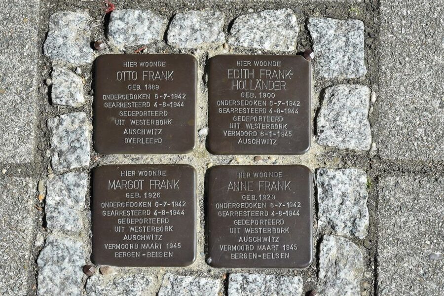 Amsterdam: The Life of Anne Frank Walking Tour - Following Anne’s early steps: schools and neighborhood life