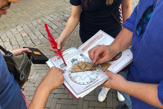 Amsterdam Treasure Hunt: The Mystery of a Secret Sender - Your five-stop route through Golden Age Amsterdam