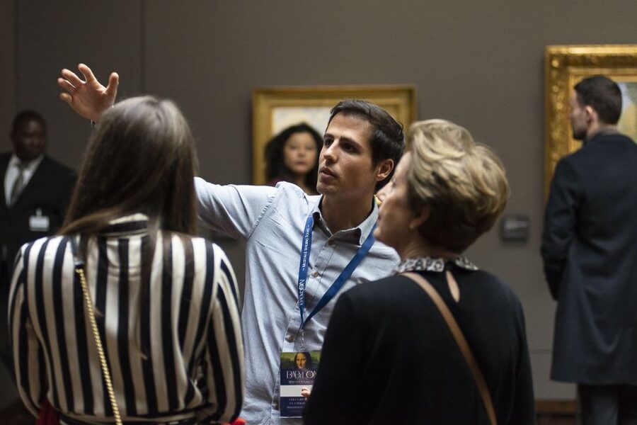 Amsterdam: Van Gogh Museum Masterpieces Tour up to 8 guests - How your guide turns paintings into a story of his life