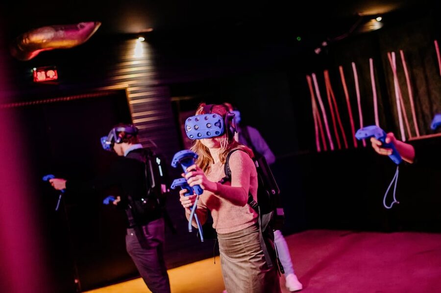 Amsterdam: VR Game Park Free-Roaming Experience - Why the max 4-person group size matters for comfort and teamwork