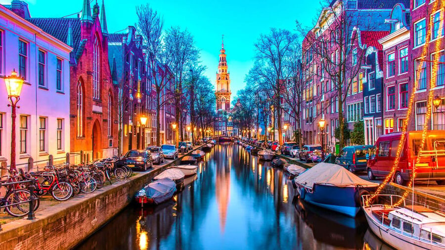 Amsterdam Walking Tour with a Local - Small logistics to plan around (without the stress)
