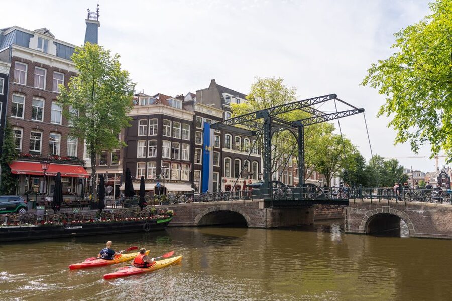 Amsterdam Walking Tour with Cheese Tasting - Who should book this Amsterdam tour