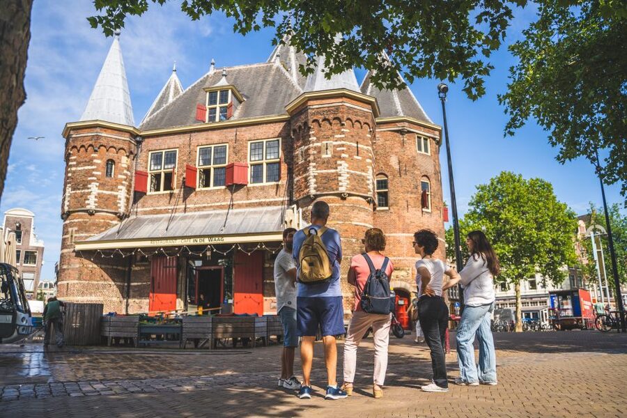 Amsterdam: Walking Tour with Dutch Pancake Lunch - Who should book, and who should choose something else
