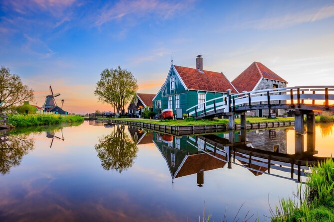 Amsterdam: Windmills, Cheese and Volendam Tour with Video Guide - Price and Logistics: Why $39.01 Can Be a Good Value