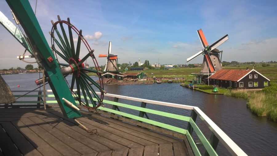 Amsterdam: Zaanse Schans 3-Hour Small Group Tour - Clog making at the wooden shoe workshop: more than a demo