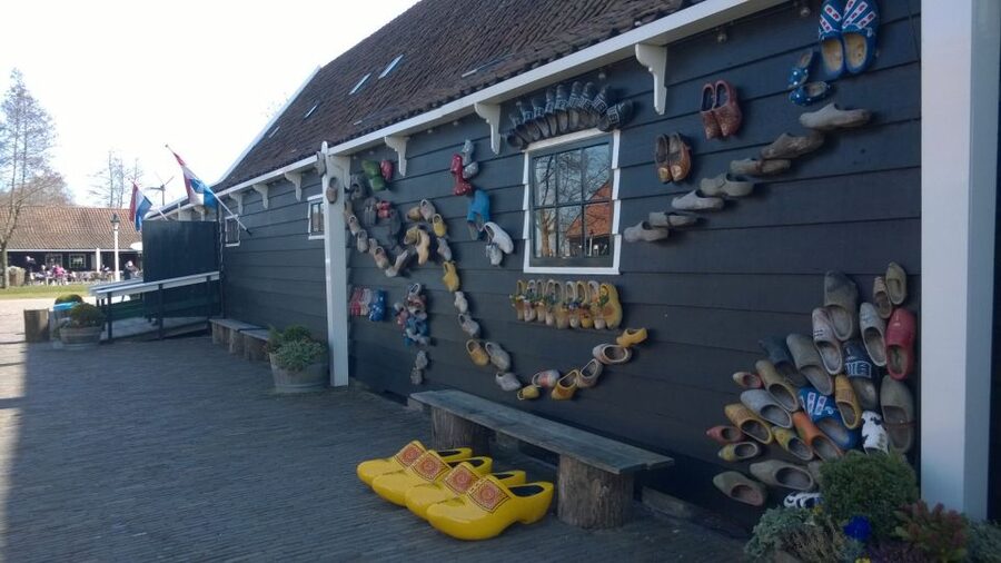 Amsterdam: Zaanse Schans 3-Hour Small Group Tour - Cheese tasting at a local farm: Gouda focus with real samples