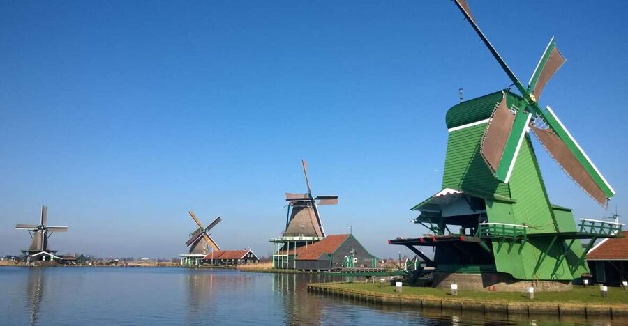 Amsterdam: Zaanse Schans 3-Hour Small Group Tour - Walking the village in 3 hours: what fits, what feels rushed