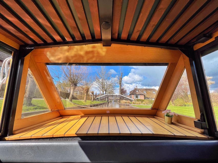 Amsterdam: Zaanse Schans and Giethoorn Day Trip with Cruise - Leaving Amsterdam Comfortably in a Mercedes Minivan