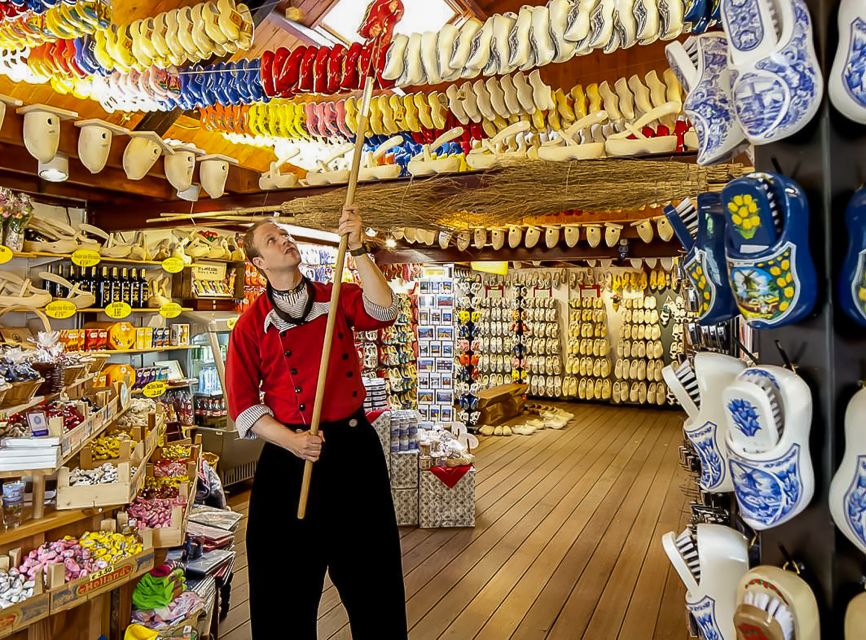 Amsterdam: Zaanse Schans, Edam, Volendam & Marken Bus Tour - An 8-hour route that actually gives you variety