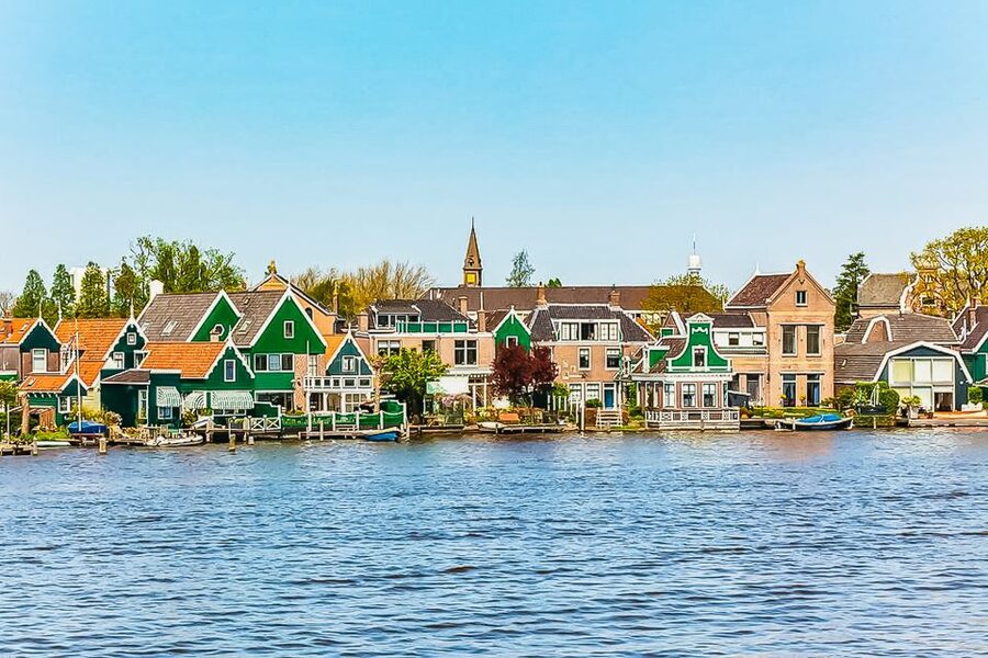 Amsterdam: Zaanse Schans, Edam, Volendam & Marken Bus Tour - Marken: polder country and a village feel on the edge