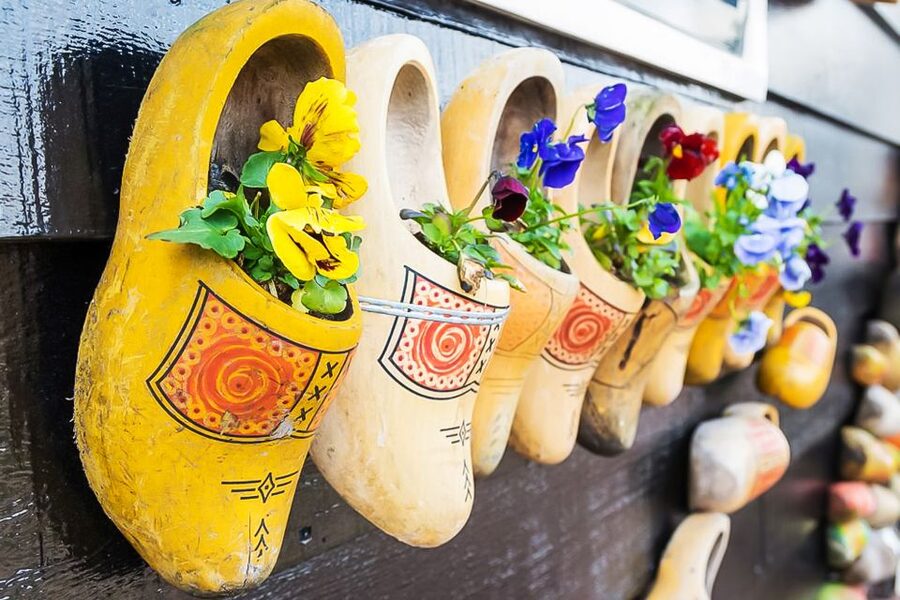 Amsterdam: Zaanse Schans, Edam, Volendam & Marken Bus Tour - Timing and comfort: what to bring, and how not to lose your group