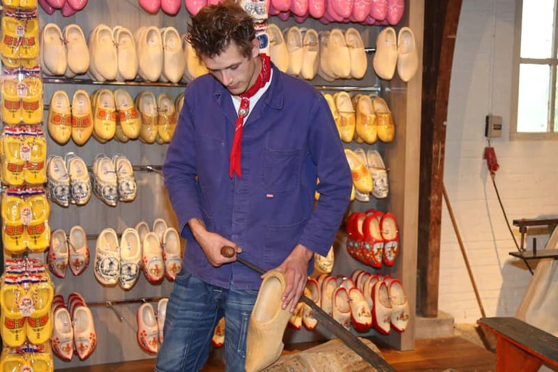 Amsterdam: Zaanse Schans, Marken, Volendam, & Edam Day Tour - Edam’s Cobblestones and the Grote Kerk Stop