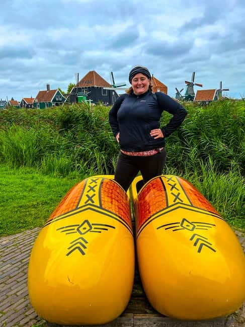 Amsterdam: Zaanse Schans Windmills & Zaandam E-Bike Tour - Zaandam and the Inntel Hotel photo stop