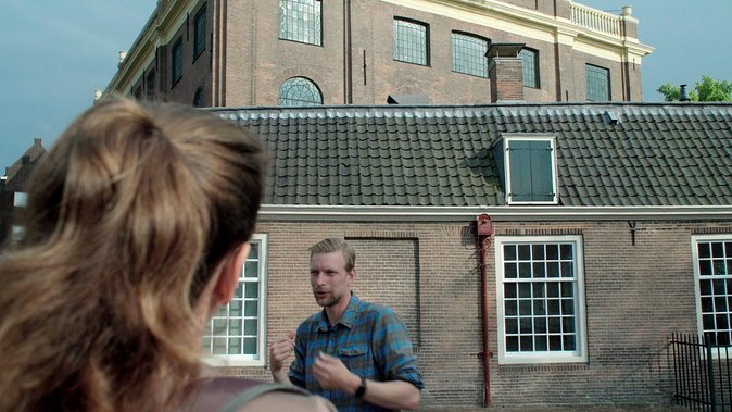 Anne Frank and the Jewish History of Amsterdam Private Tour - Hortus Botanicus and Wertheimpark: a quiet pause in hard times
