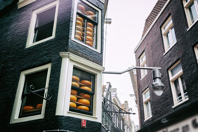 Authentic tour of Amsterdam: Jordaan, Ana Frank and Vondelpark - Anne Frank Context: Understanding the Story Where It Belongs