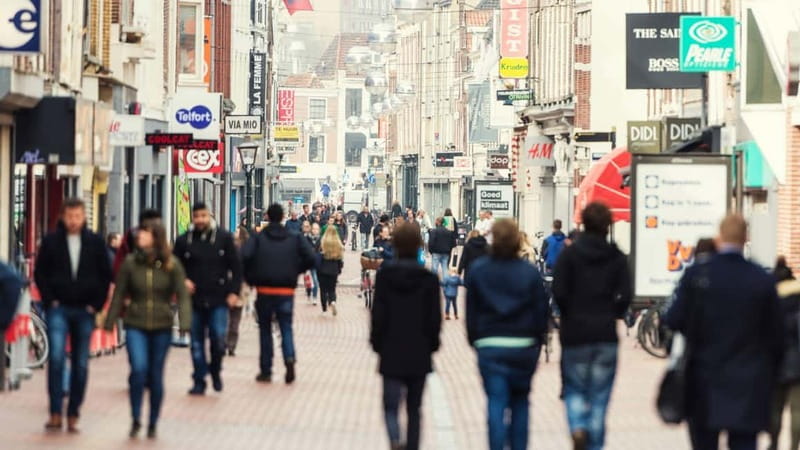 Best of Leiden: Private Walking Tour with a Local - Canal walks with houseboats and terrace views