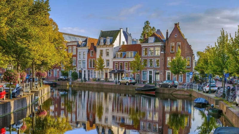 Best of Leiden: Private Walking Tour with a Local - How the route balances Old Town charm with real navigation tips