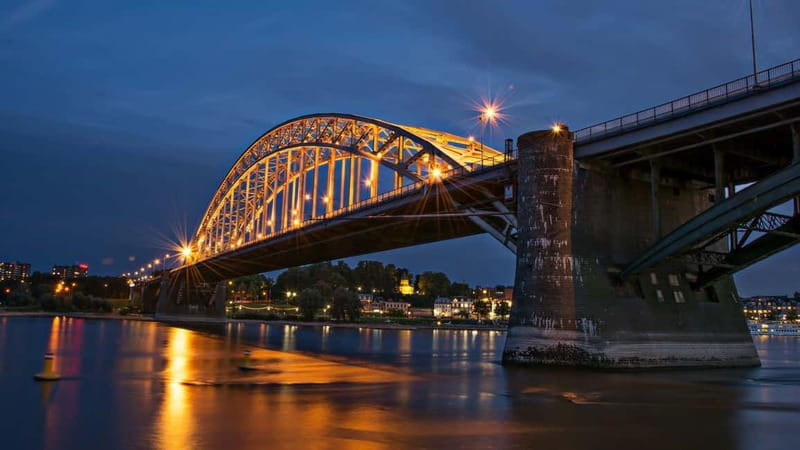 Best of Nijmegen: Private Walking Tour with a Local - Waal River promenade: an easy walk with big payoff