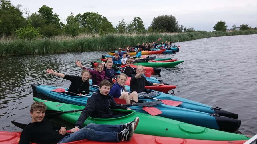 Broek in Waterland: Kayak Rental Close to Amsterdam - How the rental helps you stay safe and keep things dry