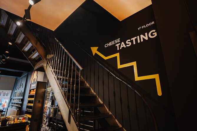 Cheese and Wine tasting in Amsterdam - Stop 1: Old Amsterdam Cheese Store, upstairs tasting room and guide flow