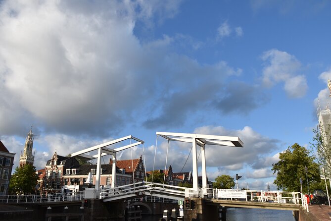 Cultural and Historical Audio guided walking tour Tour of Haarlem - Spaarne and Gravestenenbrug: photo stop with early-days atmosphere