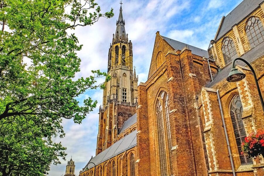 Delft: Guided Walking Tour - Languages, Private Group Pace, and Why the Guide Matters