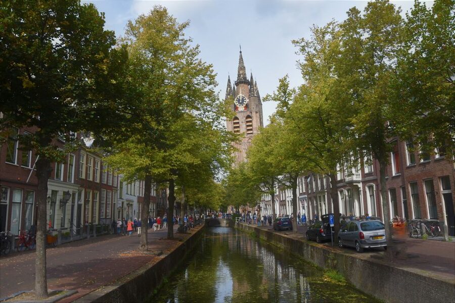 Delft: Private Historical and Cultural Guided Walking Tour - Beguinage, Prince’s Court, the Windmill, and Almonde’s Hidden Courtyard