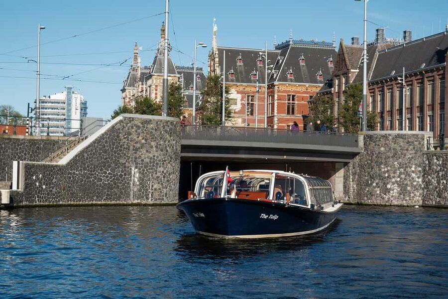 Discover Amsterdam: Luxury Canal Cruise with a Local Skipper - Drinks, Toilet, and Small Onboard Details That Make It Easier