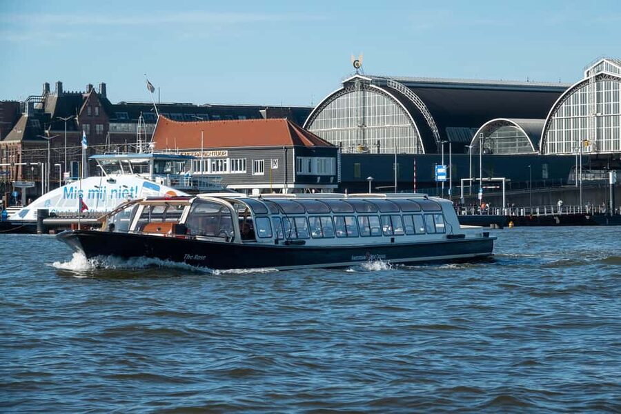 Discover Amsterdam: Luxury Canal Cruise with a Local Skipper - Should You Book This Electric Canal Cruise?