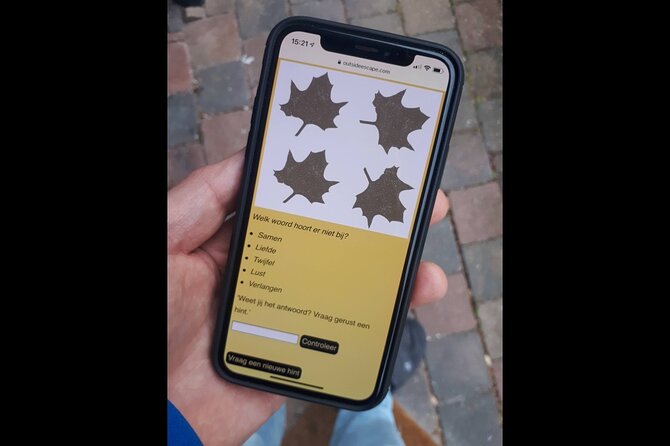 Discover Leiden with a self-guided Outside Escape city game tour! - Stop 2, Rembrandtplaats, the riddle that makes you look twice
