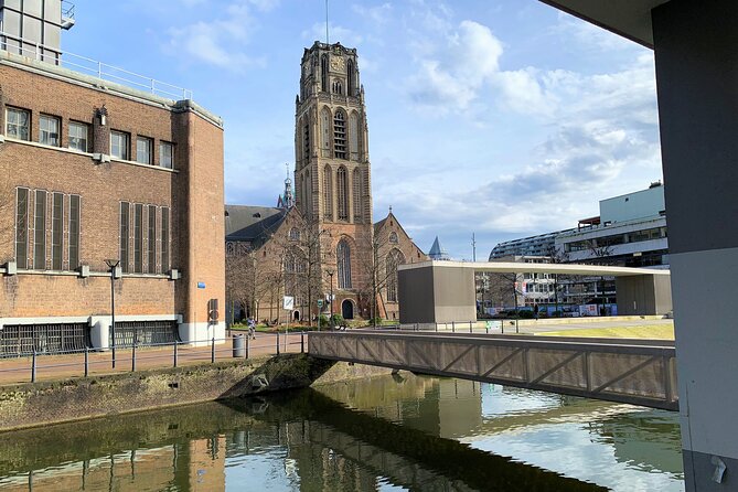Discover the best spots in Rotterdam with Outside Escape - Pim Fortuyn statue, political history you can spot and move past fast