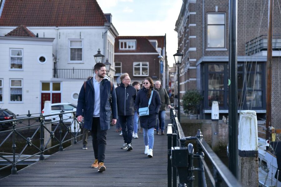 Dordrecht: City Walking Tour with Boat Ride - Historical Harbour Area: learning to read the city edges